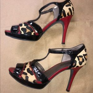 Moda spana leopard and red sandals 9.5